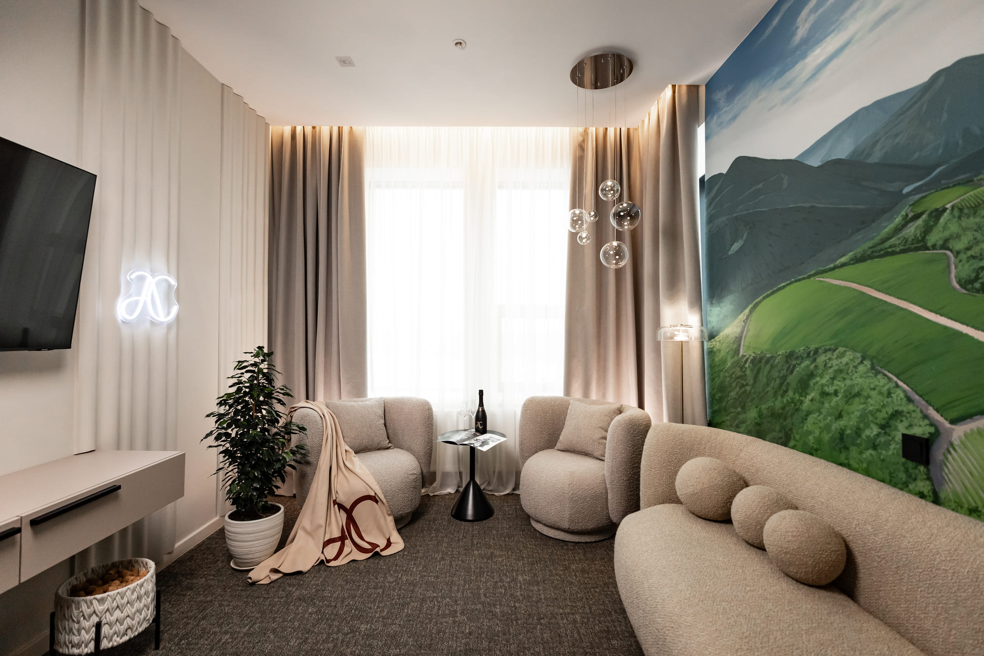 Cosmos Hotel Group и «Абрау-Дюрсо» открыли первый тематический гостиничный номер Abrau Club в Омске