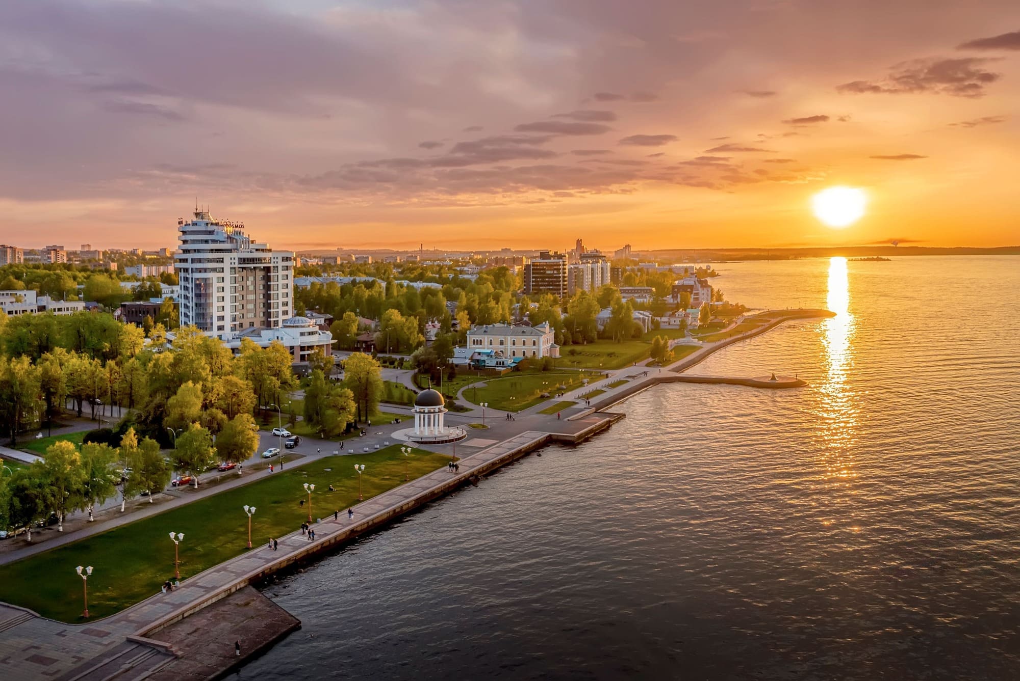 Cosmos Hotel Group поддержала проект о путешествиях по России