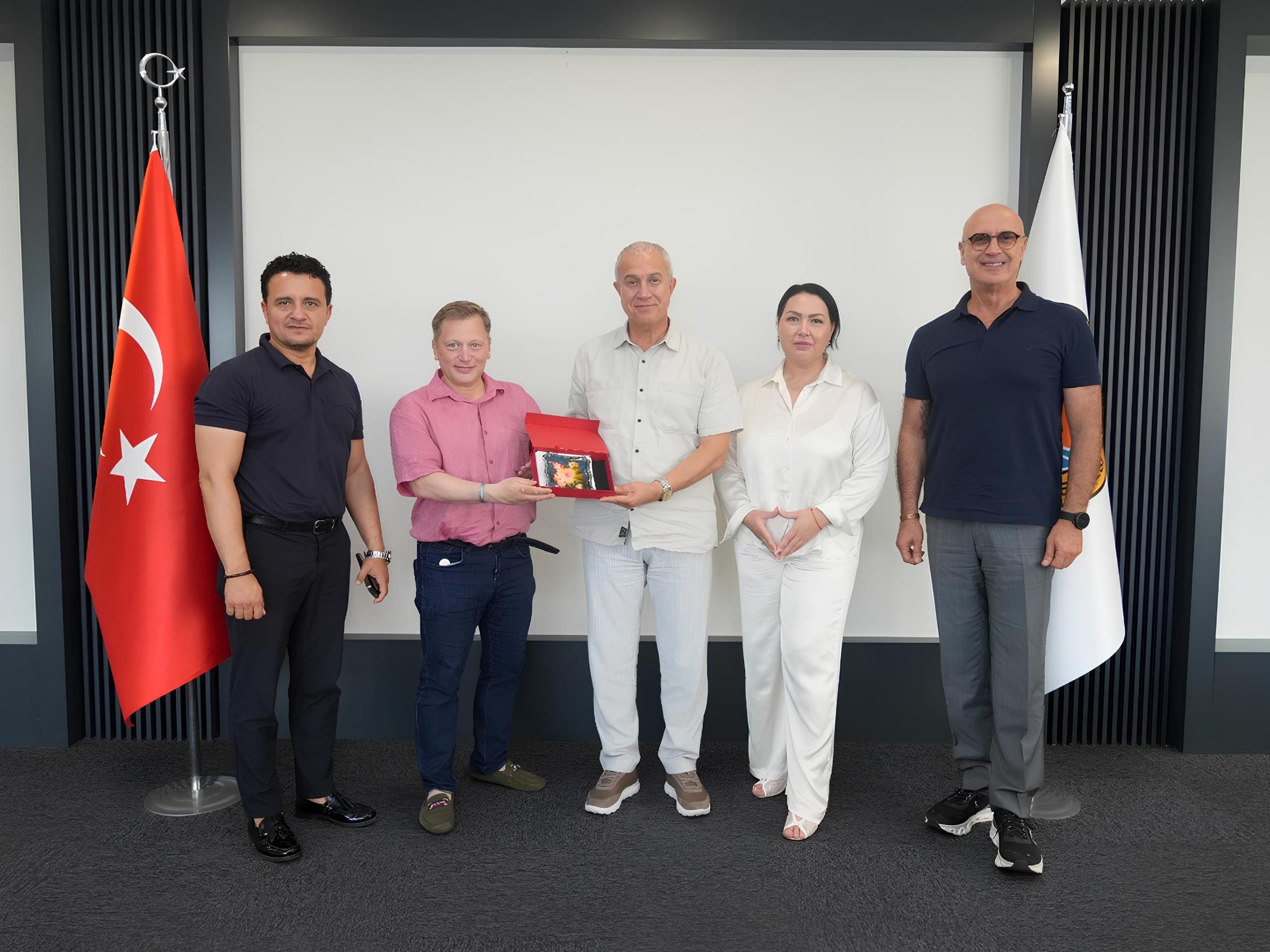 Российские и турецкие туроператоры обсудили развитие туризма между Уралом и Аланией